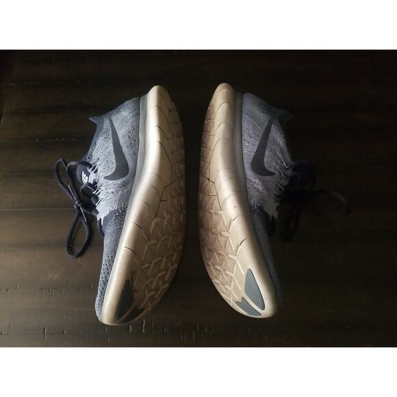 Nike Free Run Flyknit Women's Running Shoes Oreo Blue White 880843 402 Size 9.5 - Picture 11 of 16